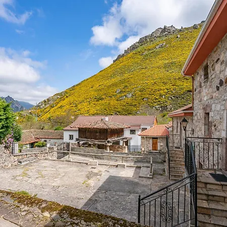 Lorences B 乡村民宿 *