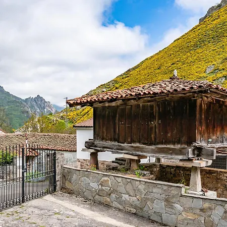 Lorences B Gospodarstwo wiejskie Caunedo