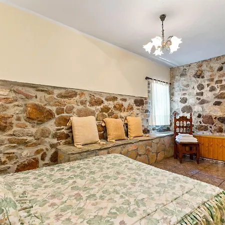 Lorences B Gospodarstwo wiejskie Caunedo